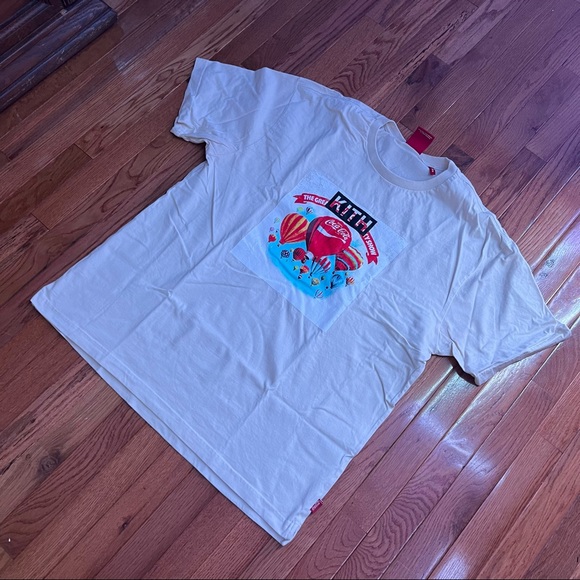 Kith coca cola tshirt - Picture 2 of 6